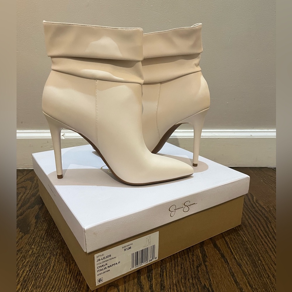 Jessica Simpson Lejos Bootie